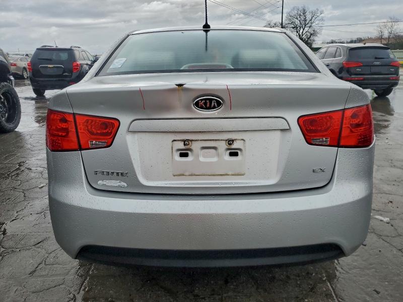 Photo 6 from auction – 2010 KIA FORTE EX with VIN KNAFU4A22A5809331