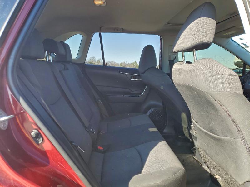 Photo 11 from auction – 2019 TOYOTA RAV4 XLE with VIN JTMP1RFV3KD035596
