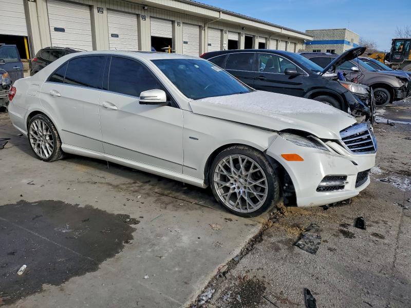 Photo 4 from auction – 2012 MERCEDES-BENZ E 350 4MAT with VIN WDDHF8JB2CA521094