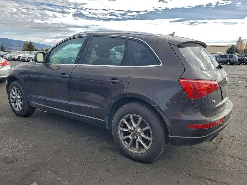 Photo 2 from auction – 2011 AUDI Q5 PREMIUM with VIN WA1LFAFP1BA004975