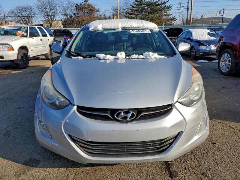 Photo 5 from auction – 2012 HYUNDAI ELANTRA GL with VIN 5NPDH4AE0CH081407