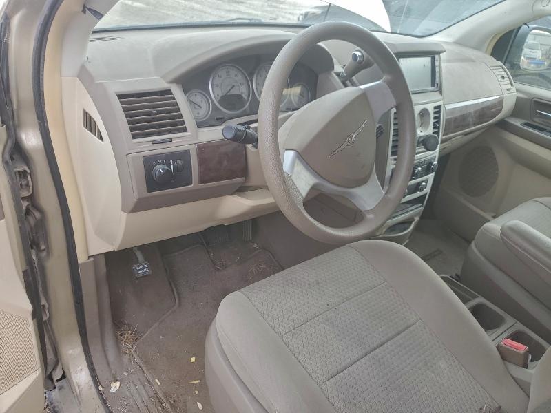 Photo 8 from auction – 2010 CHRYSLER TOWN & COU with VIN 2A4RR2D16AR375128