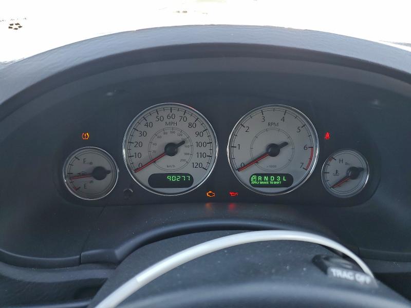 Photo 9 from auction – 2006 CHRYSLER TOWN & COU with VIN 2A8GP64L96R739490