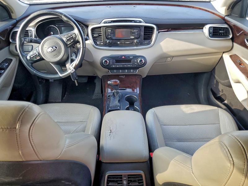 Photo 8 from auction – 2016 KIA SORENTO EX with VIN 5XYPH4A10GG005192