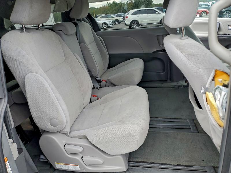 Photo 11 from auction – 2015 TOYOTA SIENNA with VIN 5TDKK3DC1FS682143