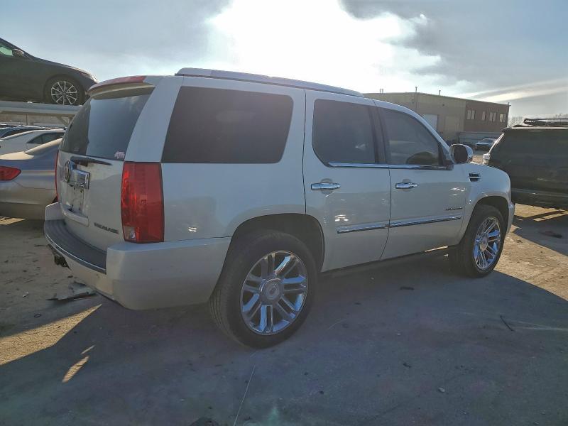 Photo 3 from auction – 2013 CADILLAC ESCALADE P with VIN 1GYS4DEFXDR152607