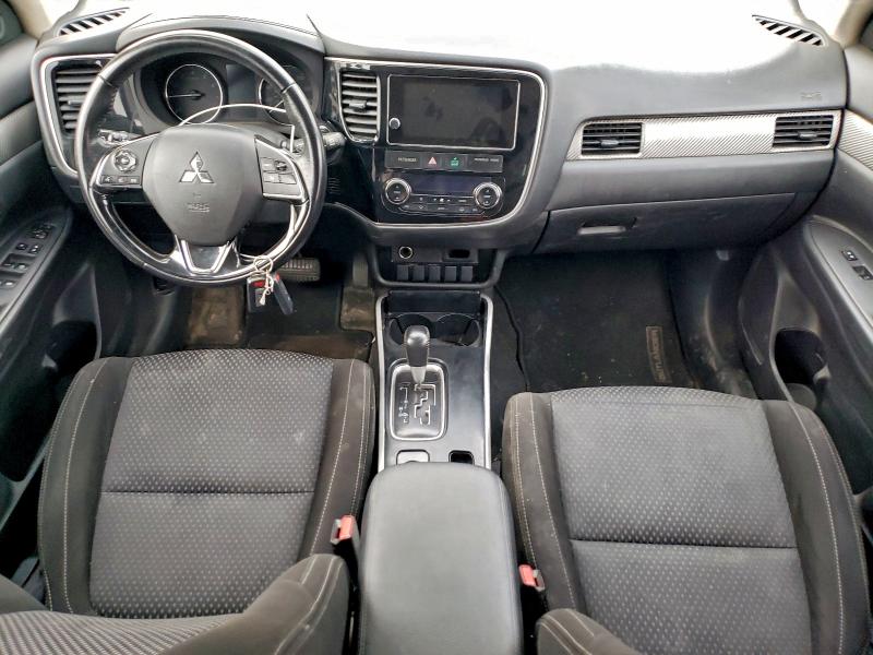 Photo 8 from auction – 2018 MITSUBISHI OUTLANDER with VIN JA4AZ3A33JZ000215