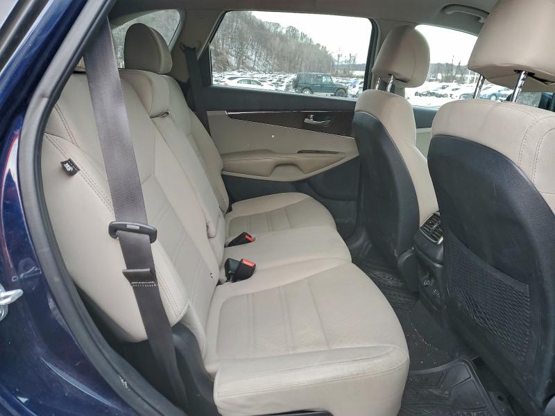 Photo 11 from auction – 2017 KIA SORENTO LX with VIN 5XYPGDA53HG322505