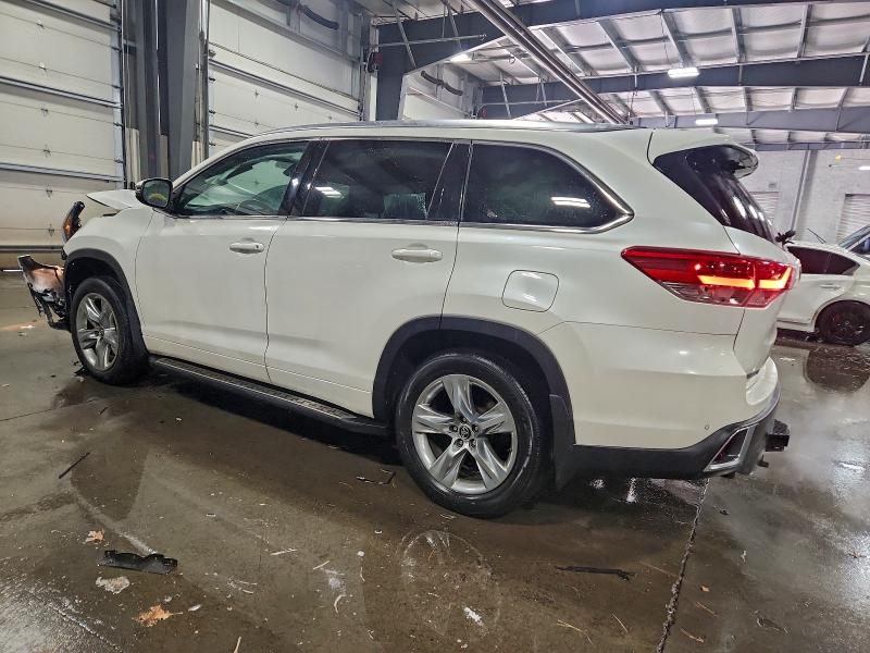 Photo 2 from auction – 2017 TOYOTA HIGHLANDER with VIN 5TDDZRFH3HS431014