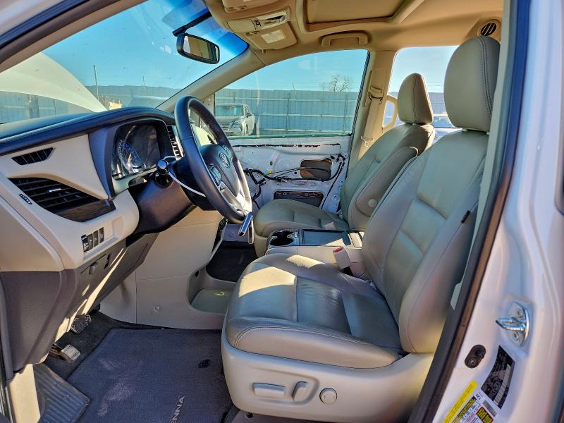 Photo 7 from auction – 2017 TOYOTA SIENNA XLE with VIN 5TDYZ3DC6HS897817