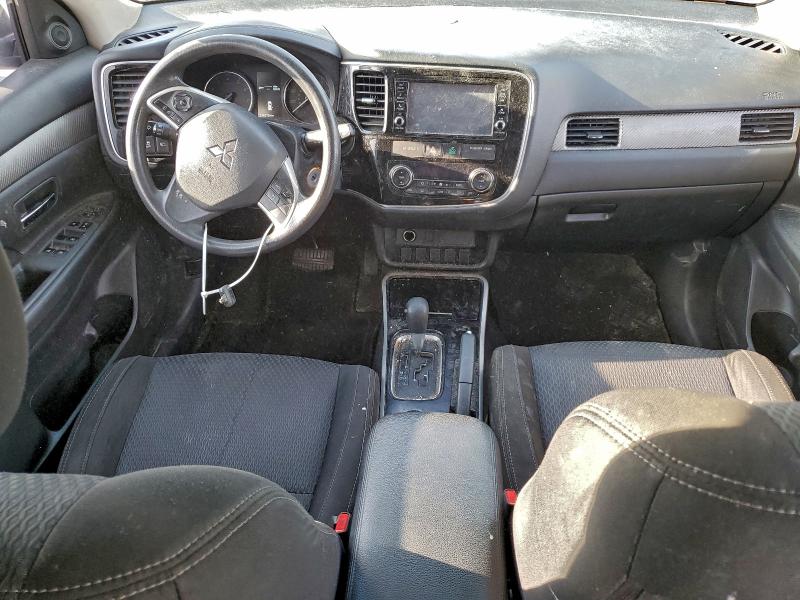 Photo 8 from auction – 2018 MITSUBISHI OUTLANDER with VIN JA4AZ3A3XJZ057897
