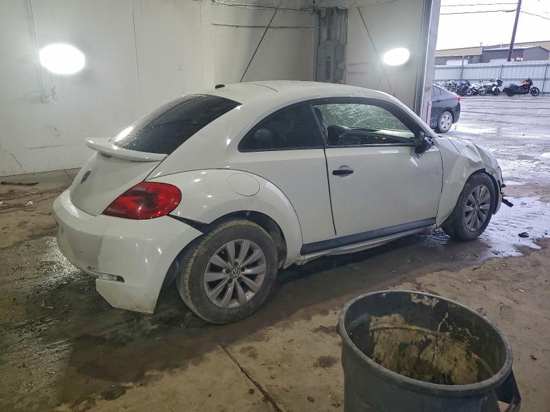 Photo 3 from auction – 2015 VOLKSWAGEN BEETLE with VIN 3VWF17AT1FM631920
