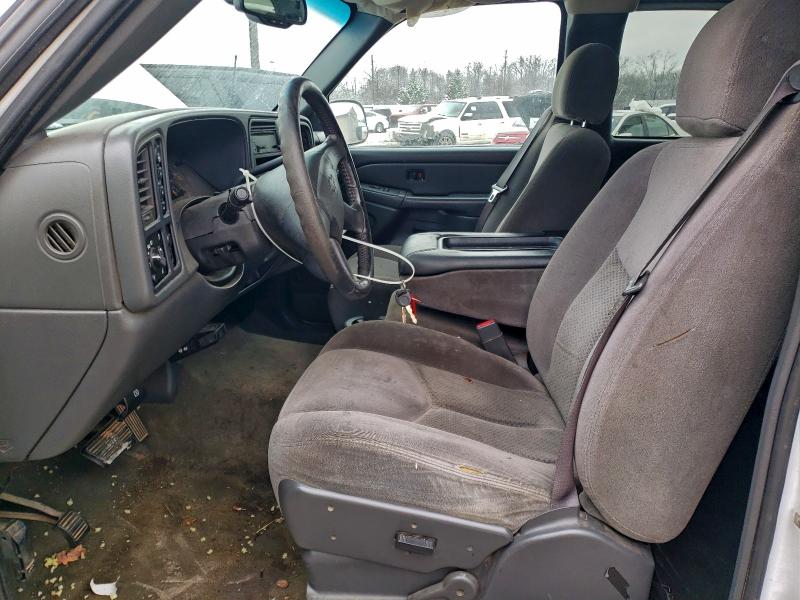 Photo 7 from auction – 2005 CHEVROLET SILVERADO with VIN 1GCEK19BX5E228740
