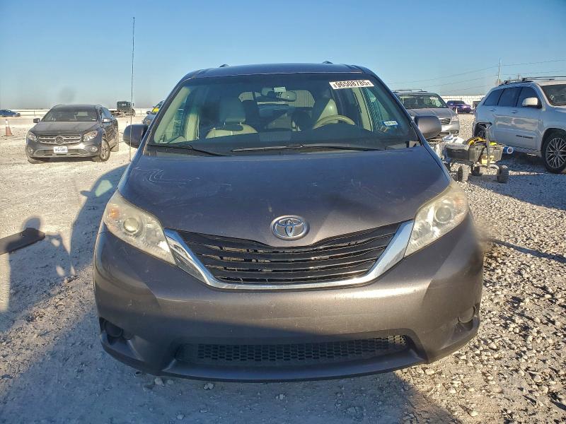 Photo 5 from auction – 2011 TOYOTA SIENNA LE with VIN 5TDKK3DC0BS106506