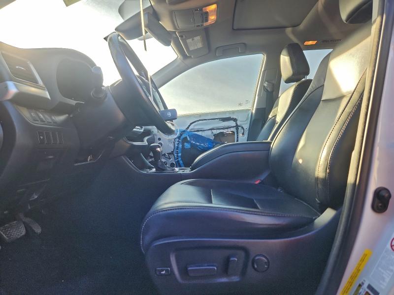 Photo 7 from auction – 2018 TOYOTA HIGHLANDER with VIN 5TDKZRFH9JS526738
