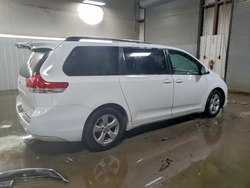 Photo 3 from auction – 2011 TOYOTA SIENNA LE with VIN 5TDKK3DC5BS029941