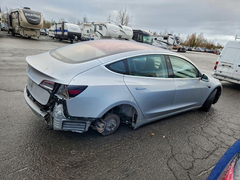 Photo 3 from auction – 2018 TESLA MODEL 3 with VIN 5YJ3E1EAXJF041857