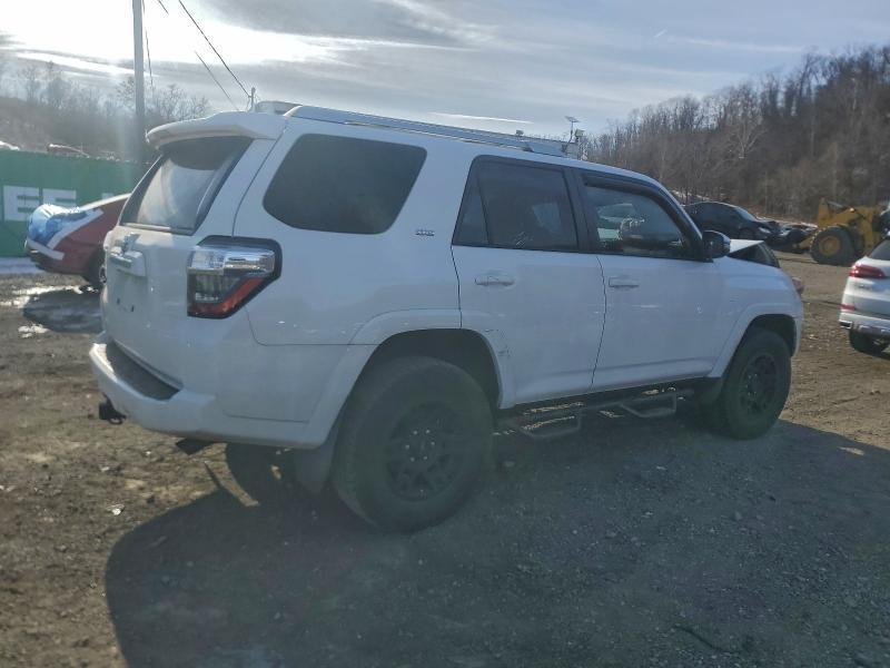 Photo 3 from auction – 2016 TOYOTA 4RUNNER SR with VIN JTEBU5JR4G5372439