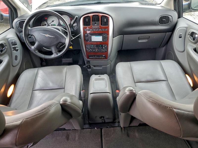 Photo 8 from auction – 2007 CHRYSLER TOWN & COU with VIN 2A4GP64L77R210414