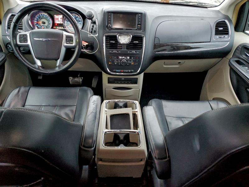 Photo 8 from auction – 2013 CHRYSLER TOWN & COU with VIN 2C4RC1CG4DR649194