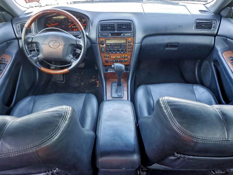 Photo 8 from auction – 2001 LEXUS ES 300 with VIN JT8BF28G510333931