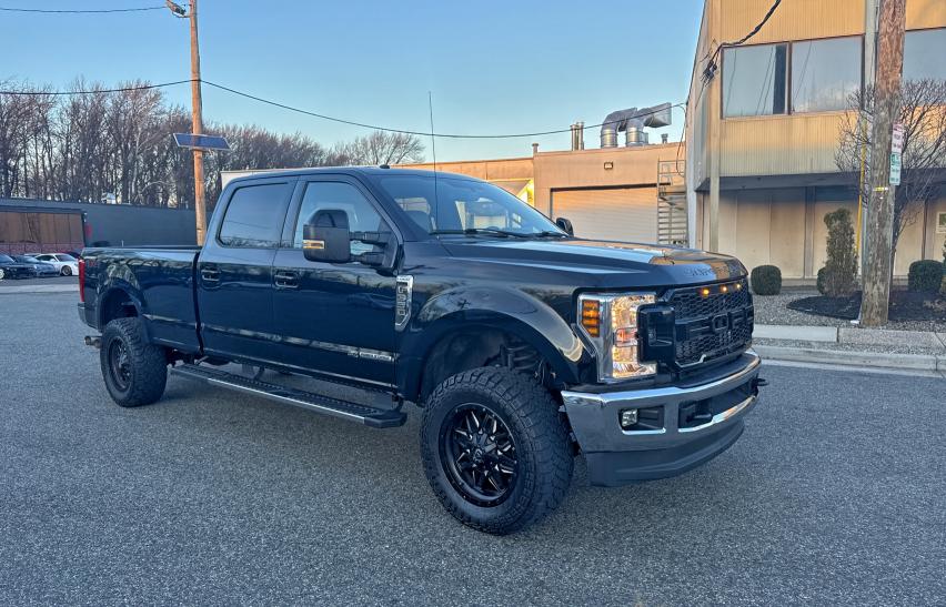 FORD F350 SUPER 2017 with VIN 1FT8W3BT3HEB90093 - Photo from auction