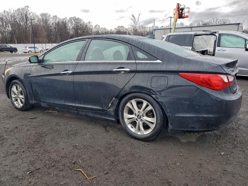 Photo 2 from auction – 2012 HYUNDAI SONATA SE with VIN 5NPEC4AC1CH357076