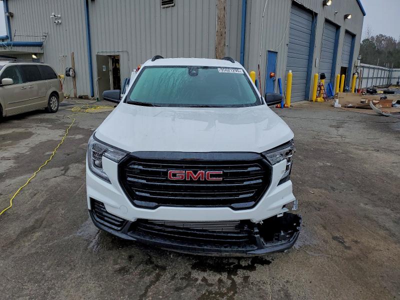 Photo 5 from auction – 2024 GMC TERRAIN SL with VIN 3GKALMEG2RL381492