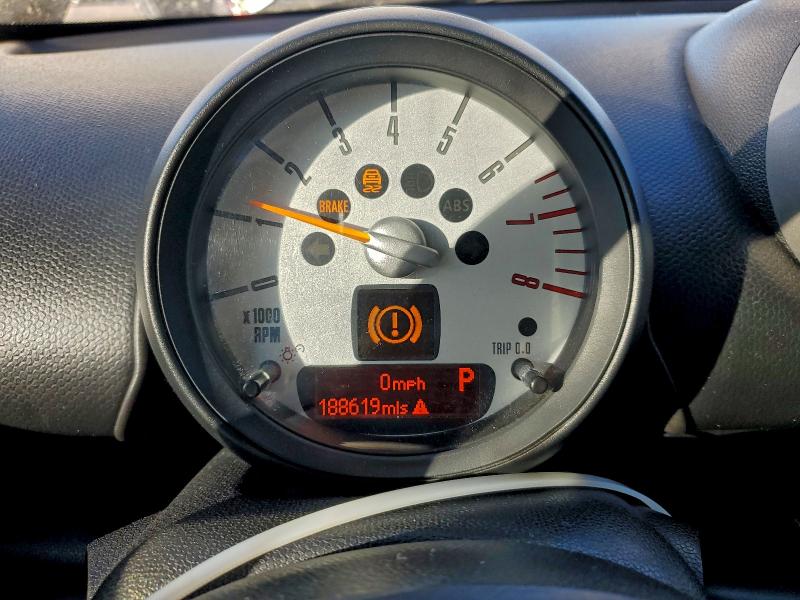 Photo 9 from auction – 2011 MINI COOPER S C with VIN WMWZC3C52BWL80740