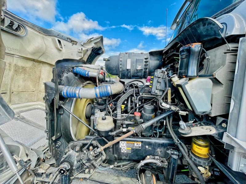 Photo 7 from auction – 2017 KENWORTH CONSTRUCTI with VIN 1XKADP9X8HJ157691