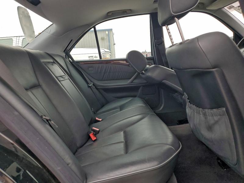 Photo 10 from auction – 2000 MERCEDES-BENZ E 320 with VIN WDBJF65J6YB142049