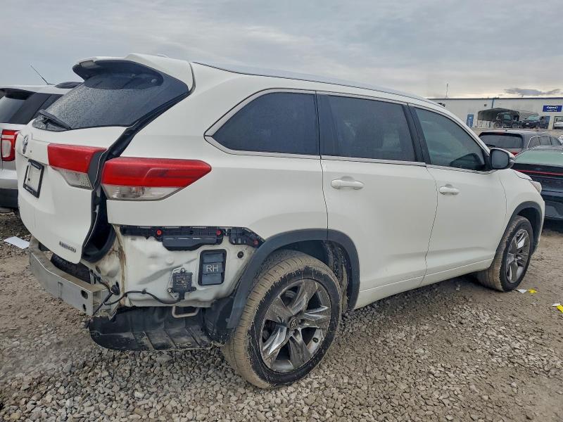 Photo 3 from auction – 2017 TOYOTA HIGHLANDER with VIN 5TDYZRFH3HS227590