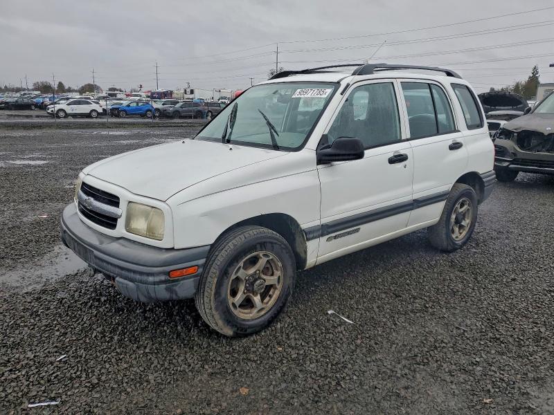 CHEVROLET TRACKER 2000 with VIN 2CNBJ13C2Y6932491 - Photo from auction