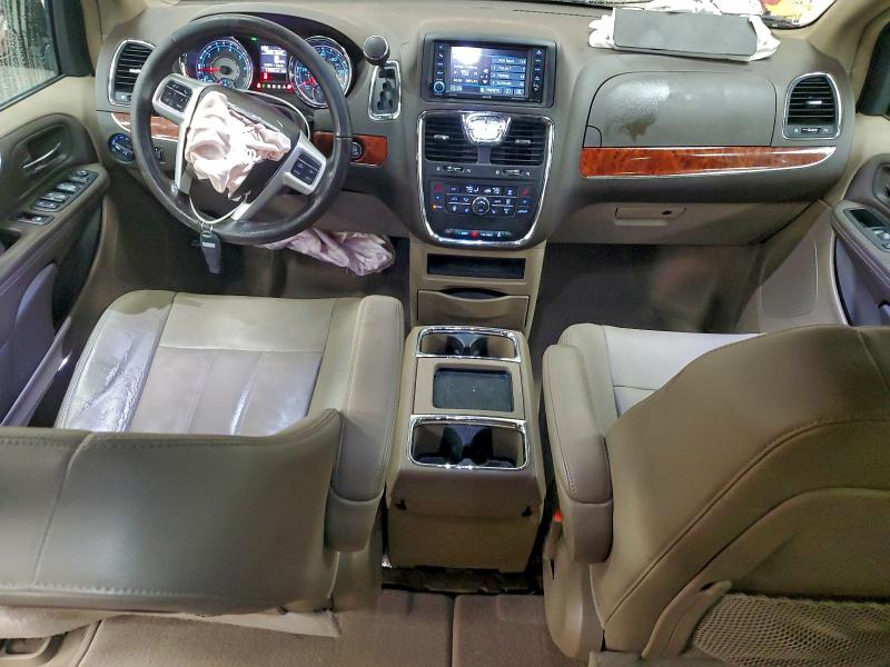 Photo 8 from auction – 2014 CHRYSLER TOWN & COU with VIN 2C4RC1BG4ER464677