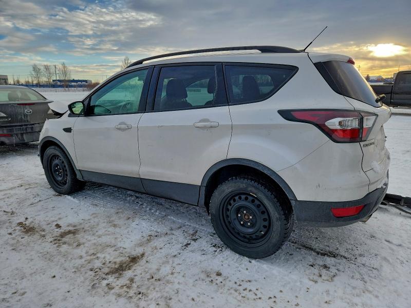 Photo 2 from auction – 2017 FORD ESCAPE SE with VIN 1FMCU9GD1HUA72212