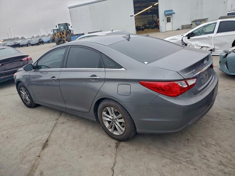 Photo 2 from auction – 2013 HYUNDAI SONATA with VIN 5NPEB4AC9DH761828