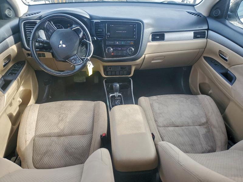 Photo 8 from auction – 2018 MITSUBISHI OUTLANDER with VIN JA4AZ3A32JZ002425
