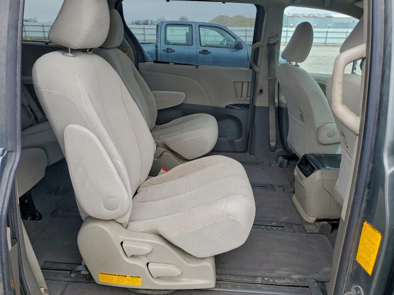 Photo 11 from auction – 2013 TOYOTA SIENNA LE with VIN 5TDJK3DCXDS070970