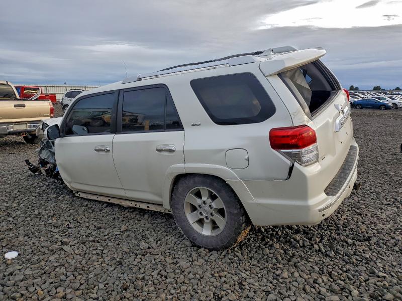 Photo 2 from auction – 2013 TOYOTA 4RUNNER SR with VIN JTEBU5JR1D5129344