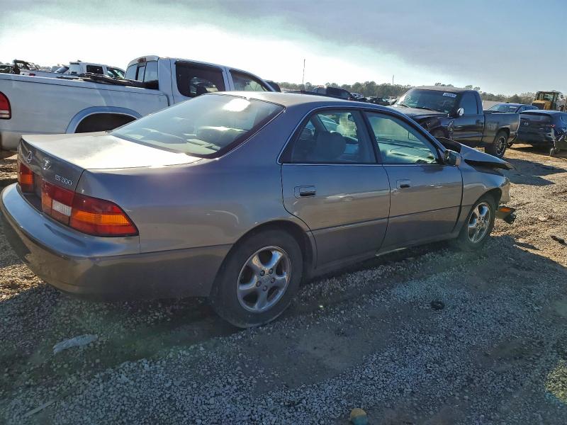 Photo 3 from auction – 1999 LEXUS ES 300 with VIN JT8BF28G8X5057286