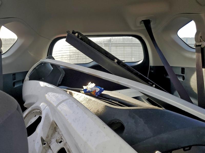 Photo 10 from auction – 2015 TOYOTA RAV4 LE with VIN JTMBFREV7FJ014285