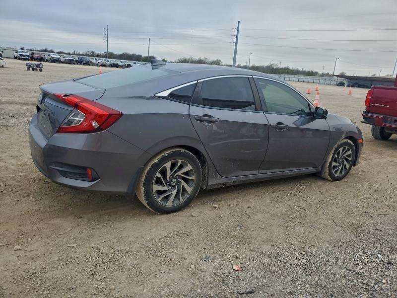 Photo 3 from auction – 2018 HONDA CIVIC EX with VIN 19XFC2F7XJE005183