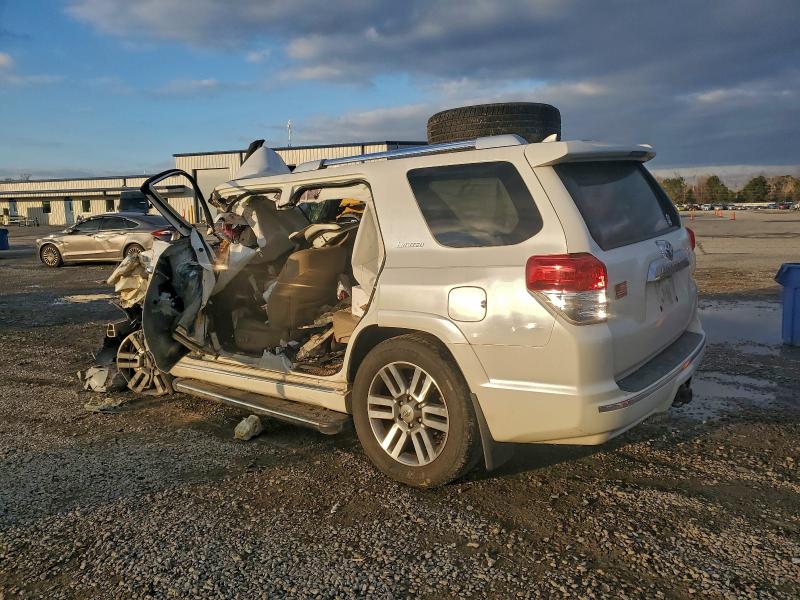 Photo 2 from auction – 2013 TOYOTA 4RUNNER SR with VIN JTEBU5JR9D5113747