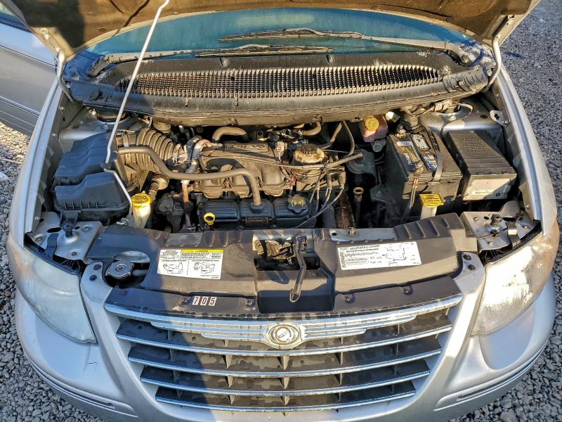 Photo 12 from auction – 2005 CHRYSLER TOWN & COU with VIN 2C8GP64L35R409641