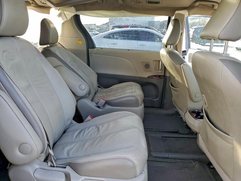Photo 11 from auction – 2013 TOYOTA SIENNA XLE with VIN 5TDDK3DC2DS058227