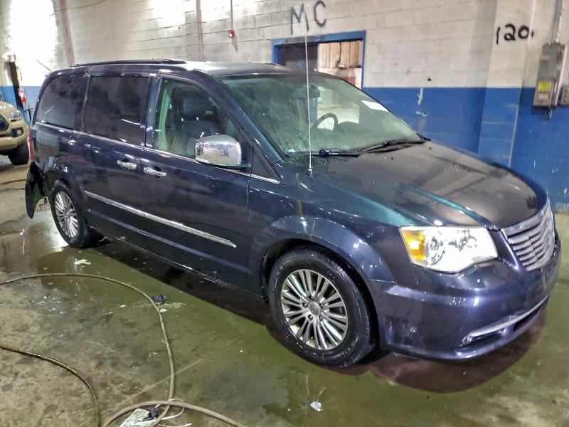 Photo 4 from auction – 2014 CHRYSLER TOWN & COU with VIN 2C4RC1CG8ER107694
