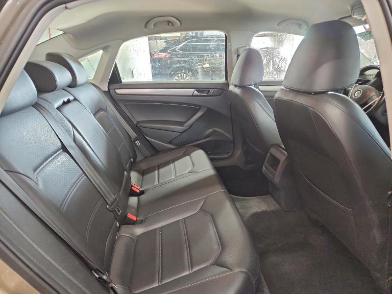 Photo 10 from auction – 2015 VOLKSWAGEN PASSAT S with VIN 1VWAS7A37FC077498