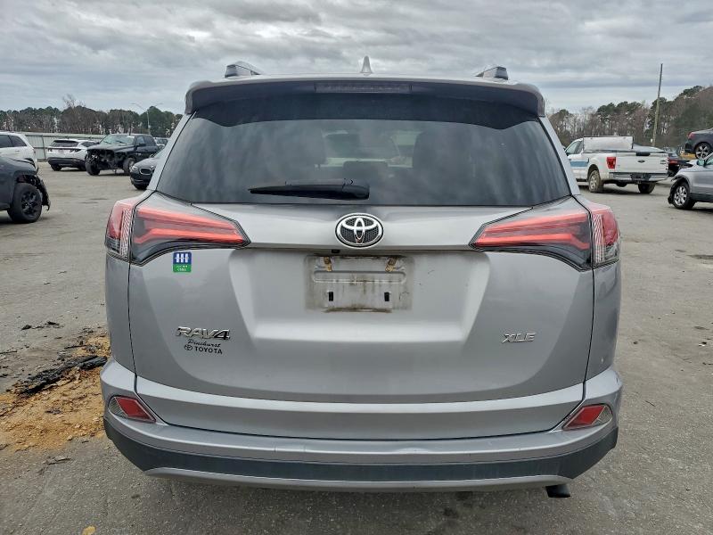 Photo 6 from auction – 2017 TOYOTA RAV4 XLE with VIN 2T3WFREV4HW333889