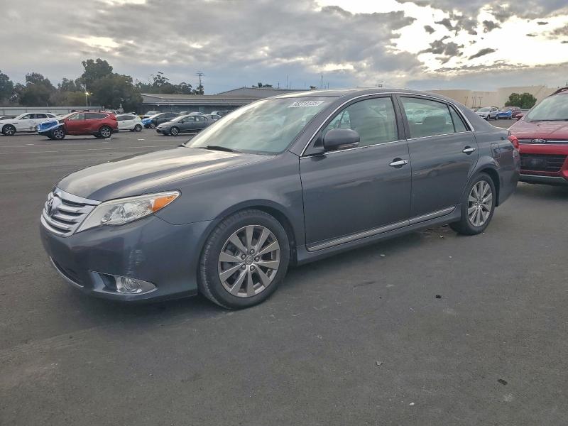 TOYOTA AVALON BAS 2011 con VIN 4T1BK3DB2BU373189 - Foto de la subasta