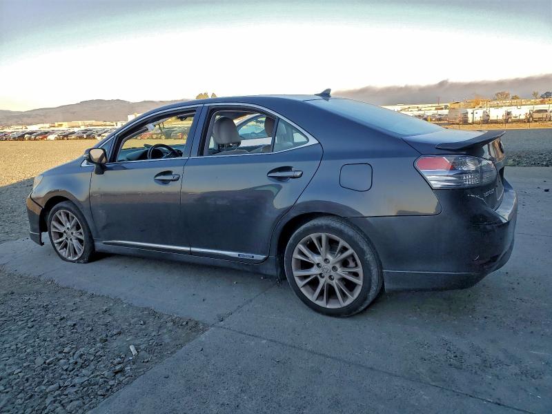 Photo 2 from auction – 2010 LEXUS HS 250H with VIN JTHBB1BA1A2014136